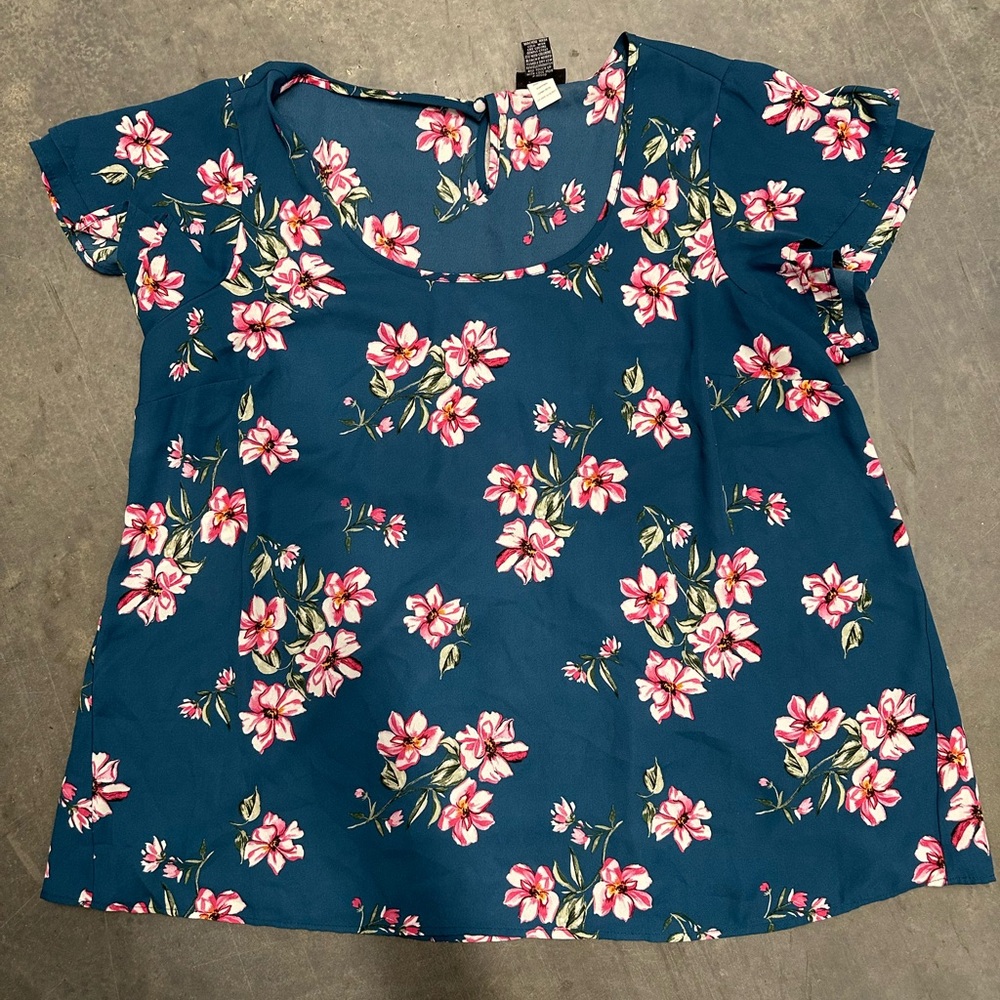 Torrid Floral Scoop Neck Short Sleeve Top - Teal Pink